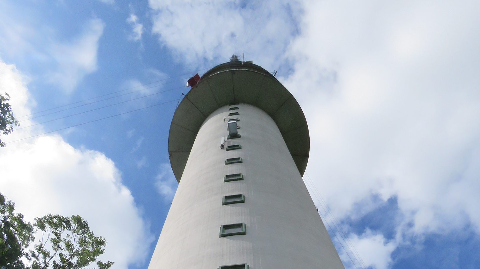 De CJ2 Datatoren in Hoogersmilde, Drenthe